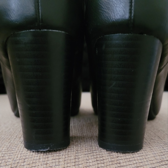 SOLE SENSEABILITY MEMORY FOAM PEEP TOE BOOTIES - Picture 8 of 11